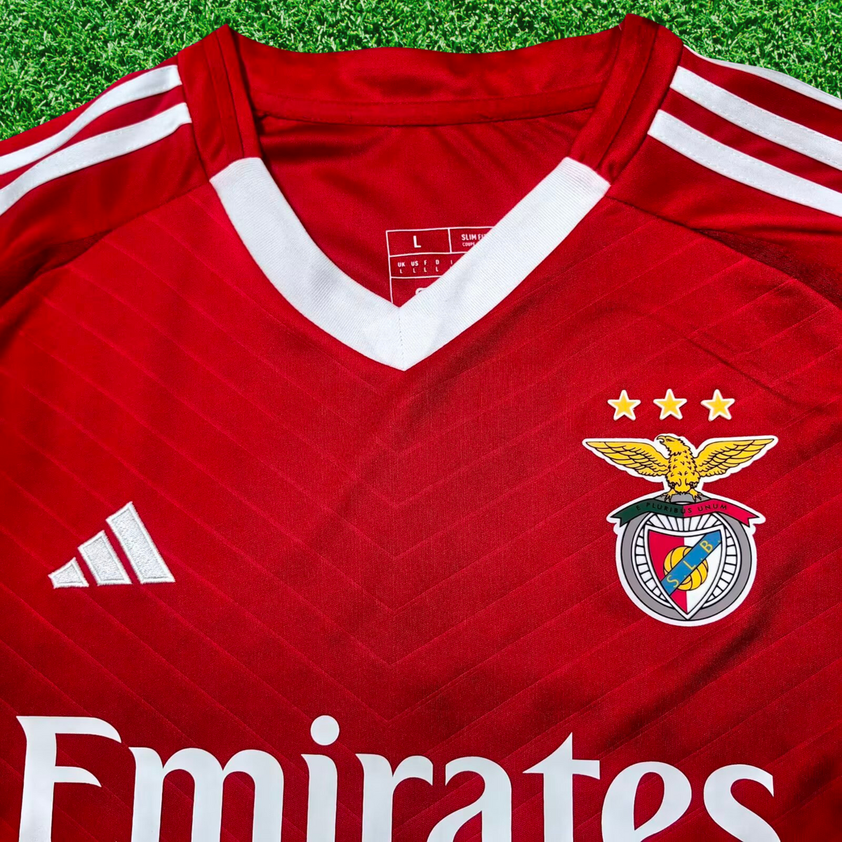Camiseta local del SL Benfica 24/25, versión para aficionados