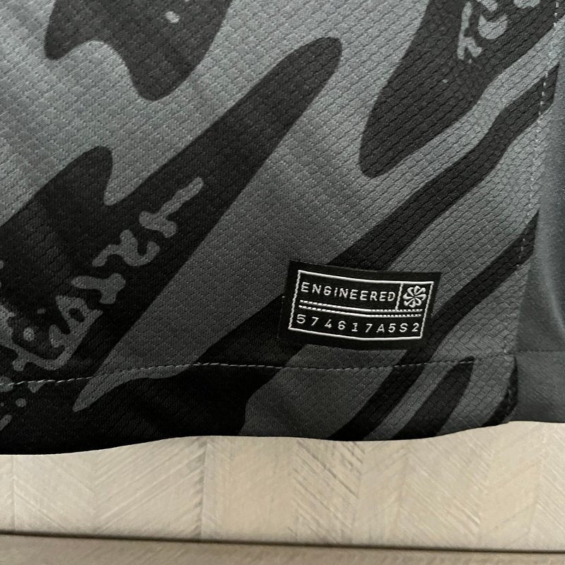 Camiseta negra de portero del Liverpool 24/25 (versión para aficionados)