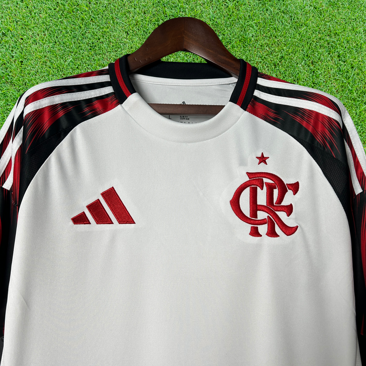 Camiseta Flamengo Visitante 25/26 Versión Fan 