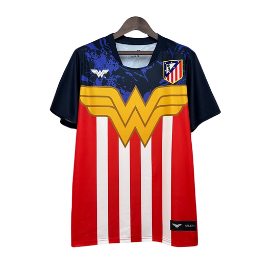 Camiseta especial Mujer Maravilla del Atlético de Madrid 25/26 versión para aficionados 