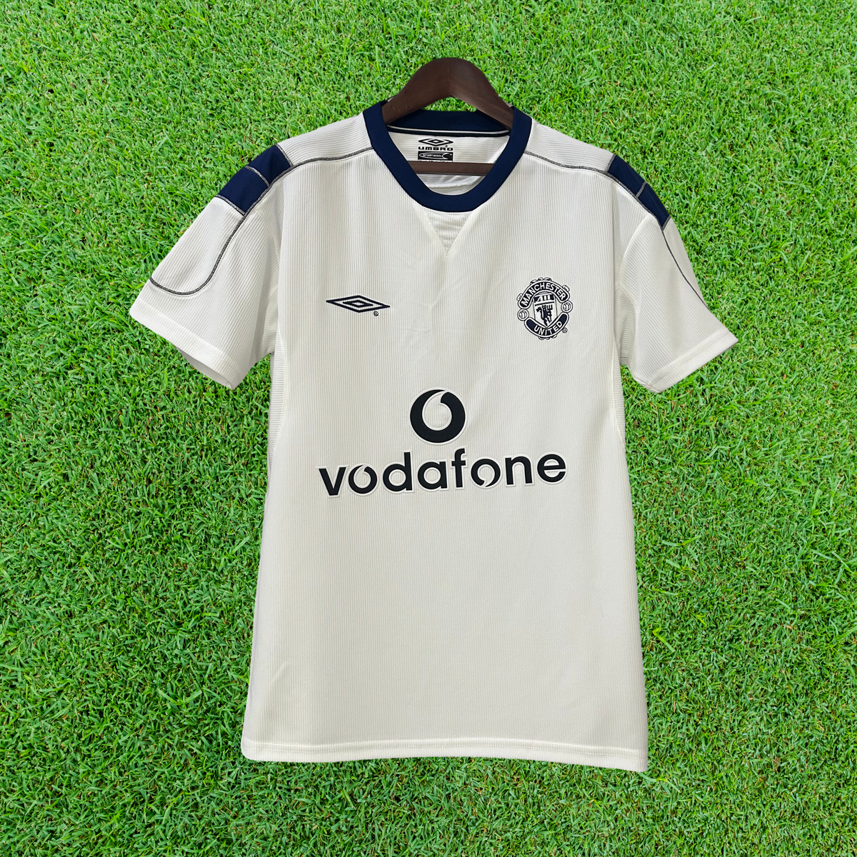 Manchester United Away Shirt 00/01 Retro