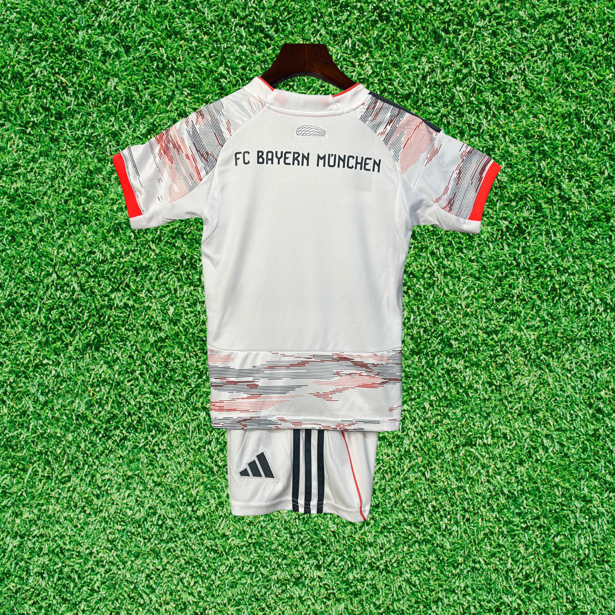 Kit del Bayern Múnich II 25/26 para niños 