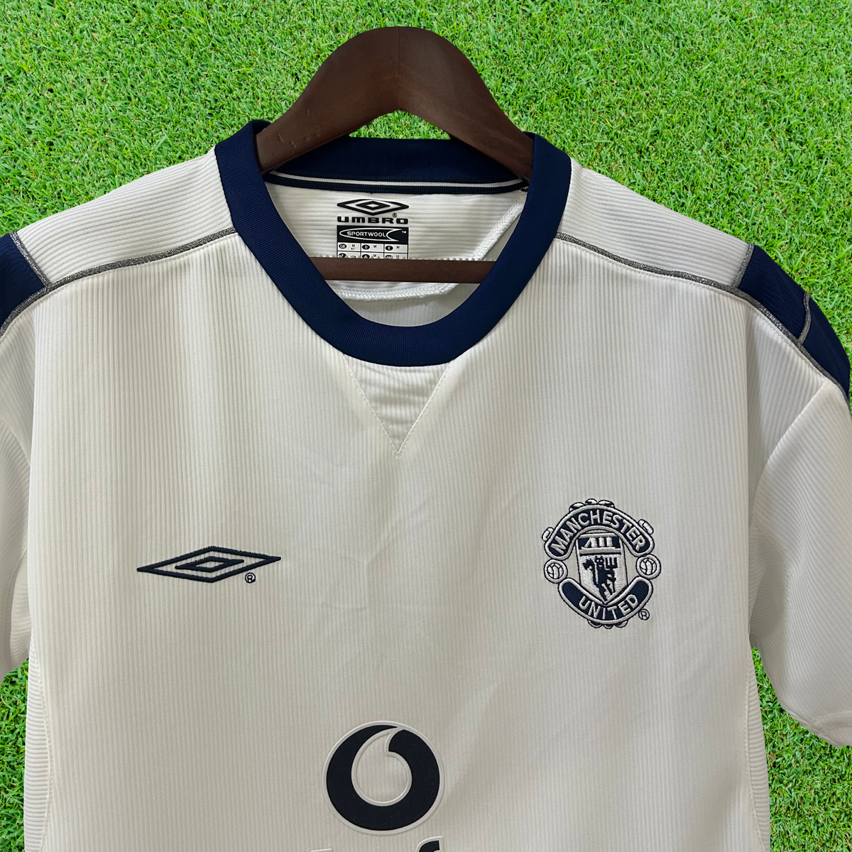Manchester United Away Shirt 00/01 Retro