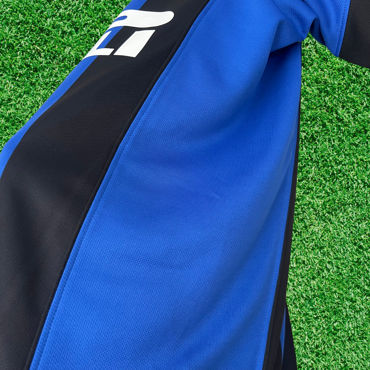 Inter Milan Home Jersey 04/05 Retro 
