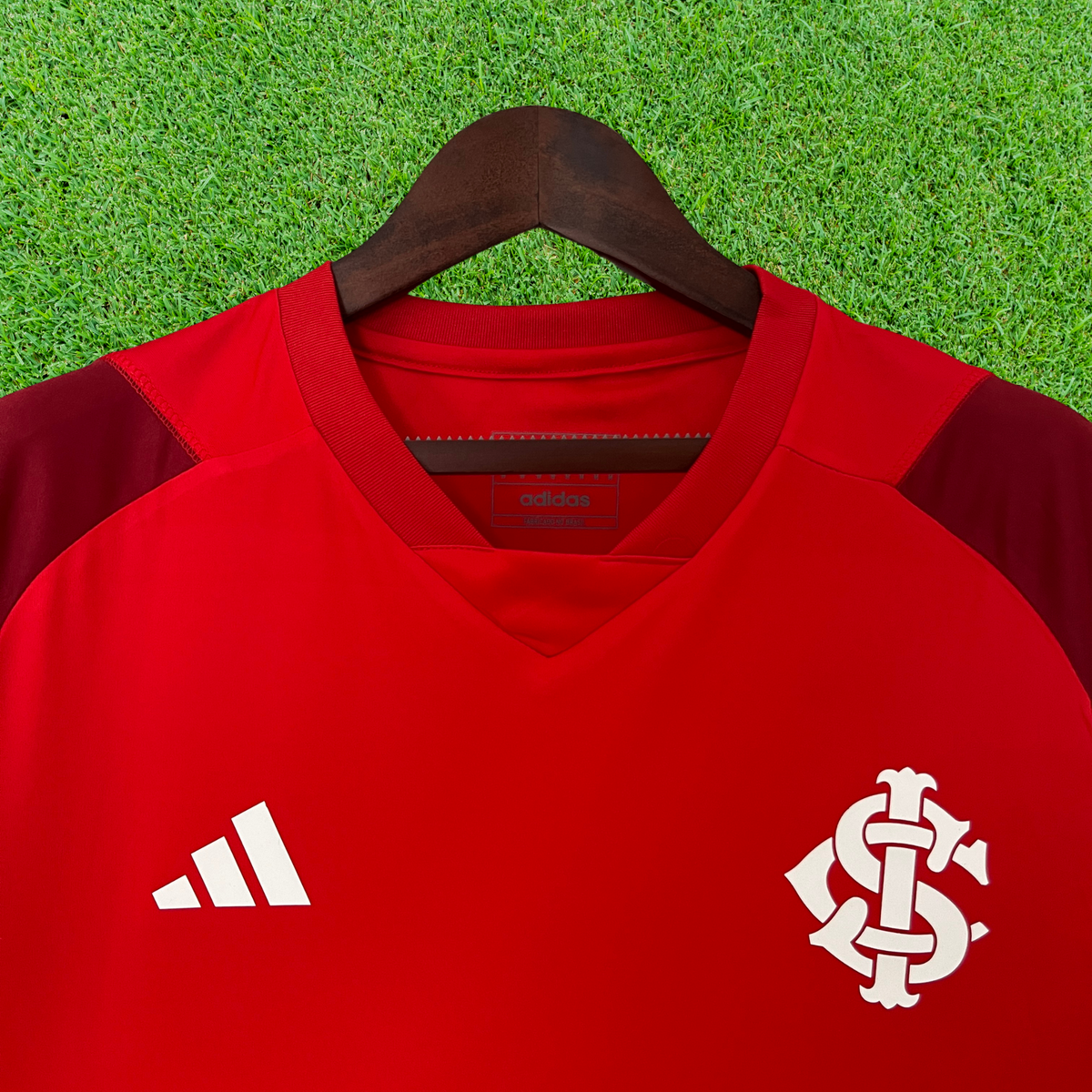 Internacional Training Jersey 24/25 Fan Version