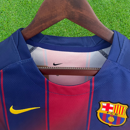 Camiseta local del Barcelona 25/26 para mujer, versión para aficionados 