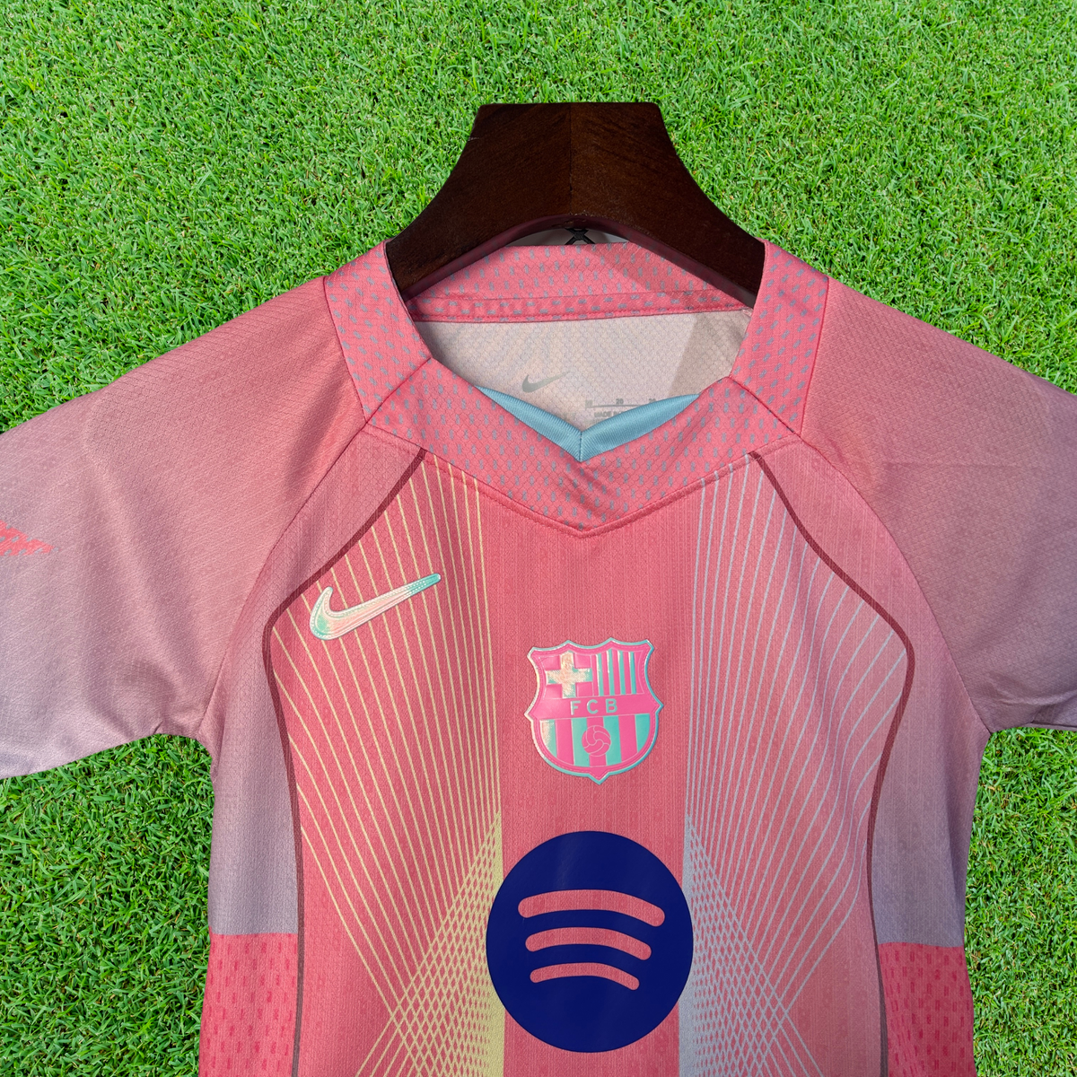 Barcelona Pink 25/26 Children's Kit