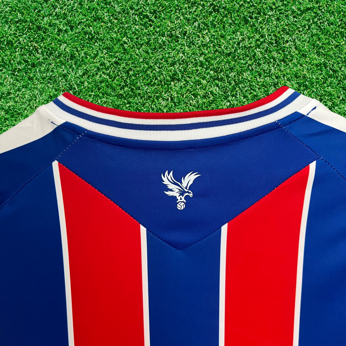 Camiseta local del Crystal Palace 25/26, versión para aficionados 