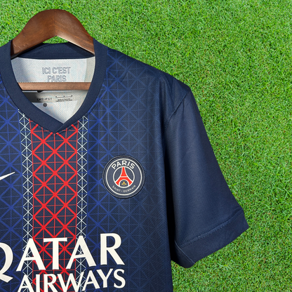 Camiseta local del Paris Saint-Germain FC (PSG) 25/26, versión para aficionados 