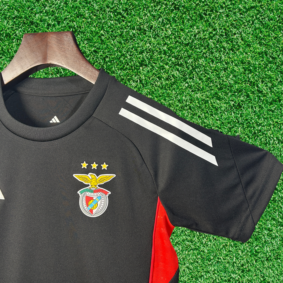 Kit SL Benfica Treino 25/26 Infantil