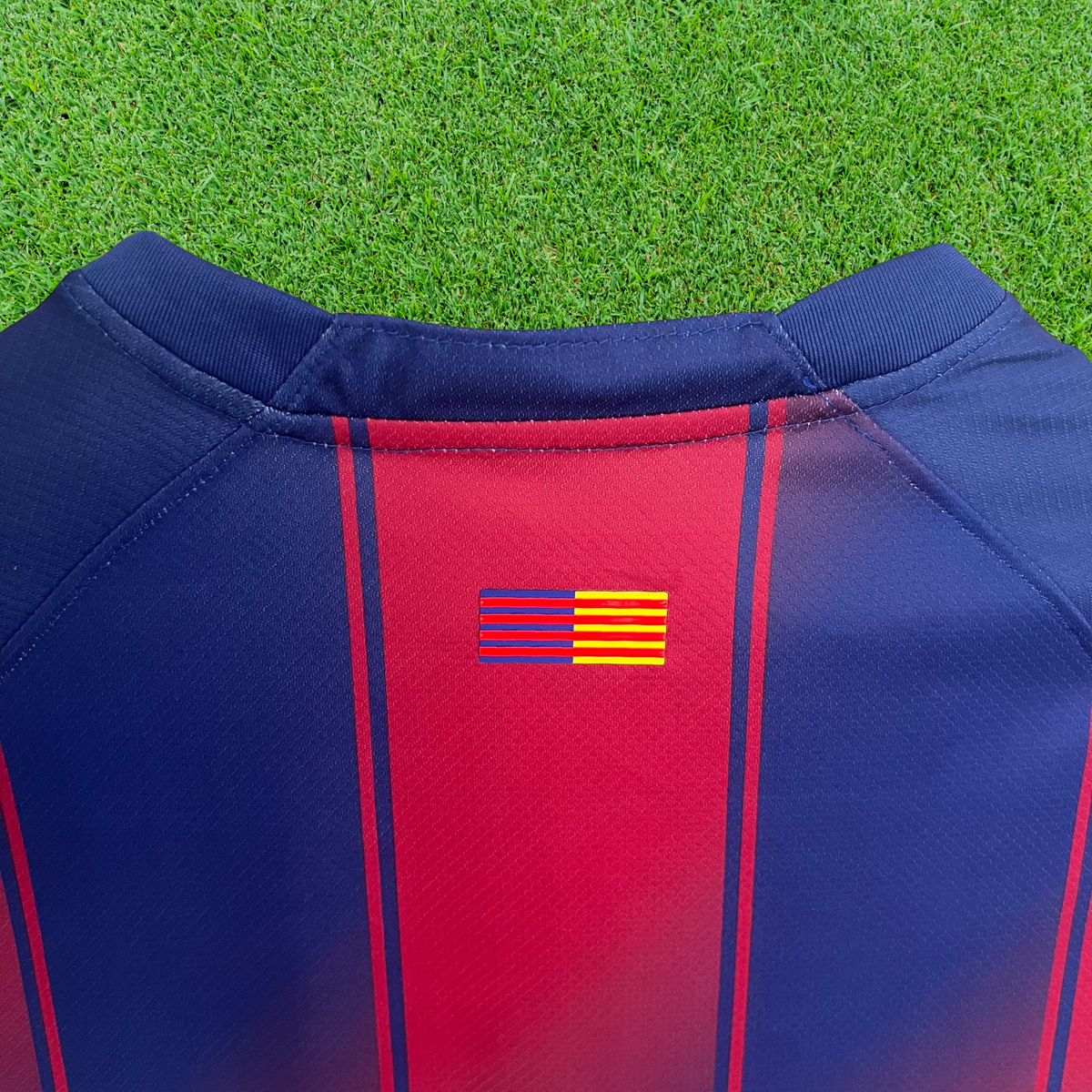 Camiseta local del Barcelona 25/26 para mujer, versión para aficionados 