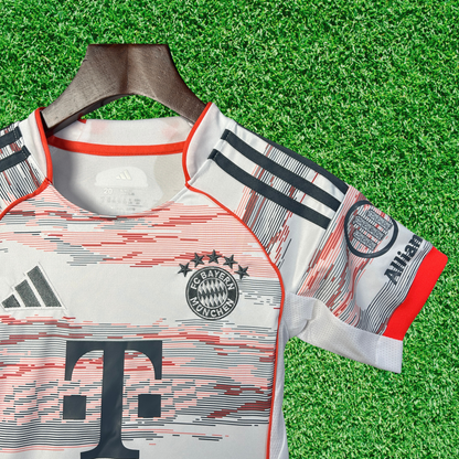 Kit del Bayern Múnich II 25/26 para niños 