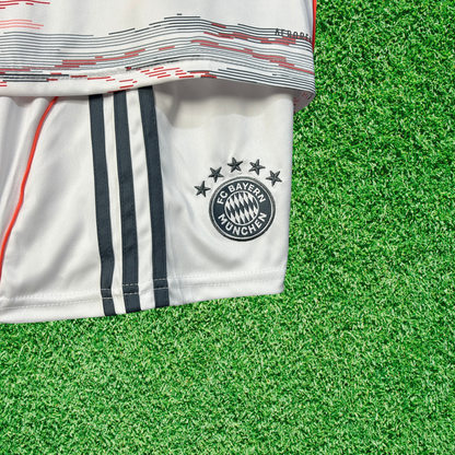 Kit del Bayern Múnich II 25/26 para niños 