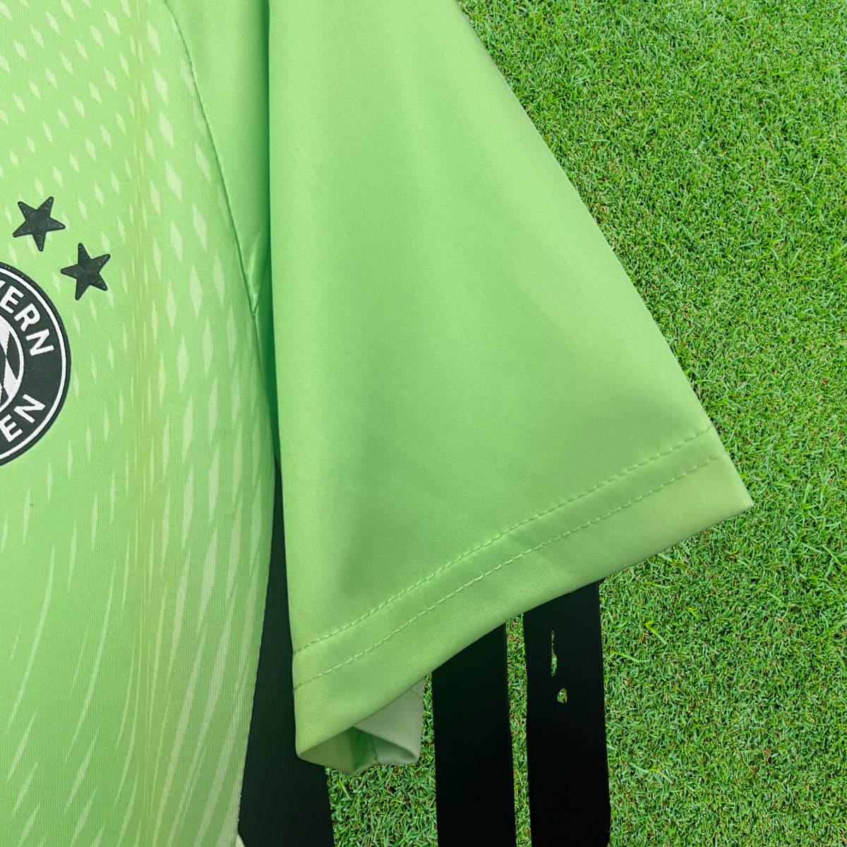 Camiseta de portero del Bayern Múnich I 25/26 Versión para aficionados 
