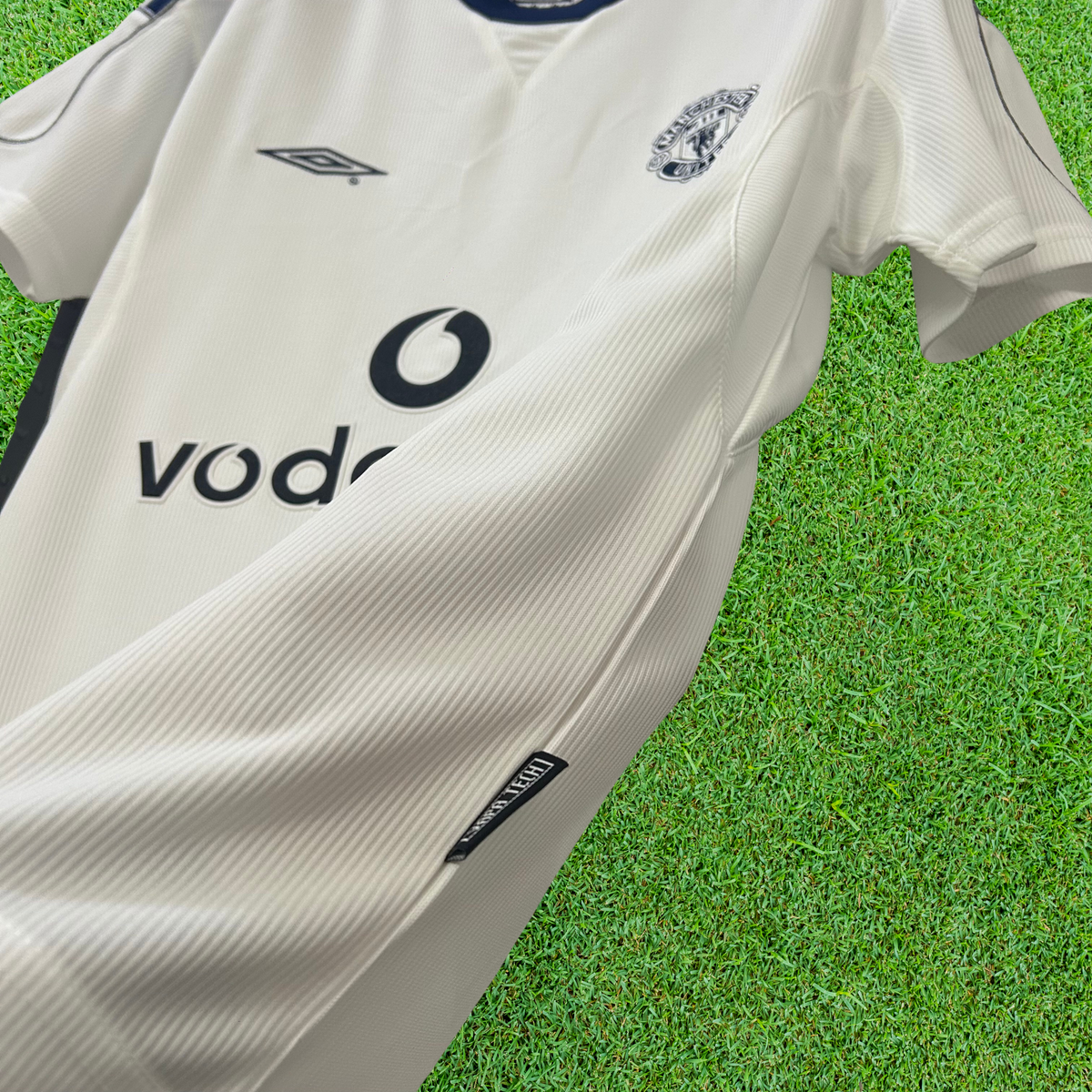 Manchester United Away Shirt 00/01 Retro