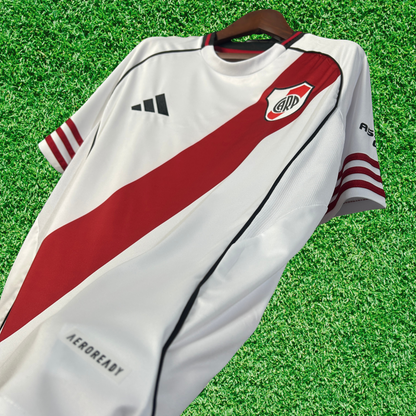 Camiseta local de River Plate 25/26 versión para aficionados 