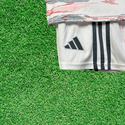 Kit del Bayern Múnich II 25/26 para niños 