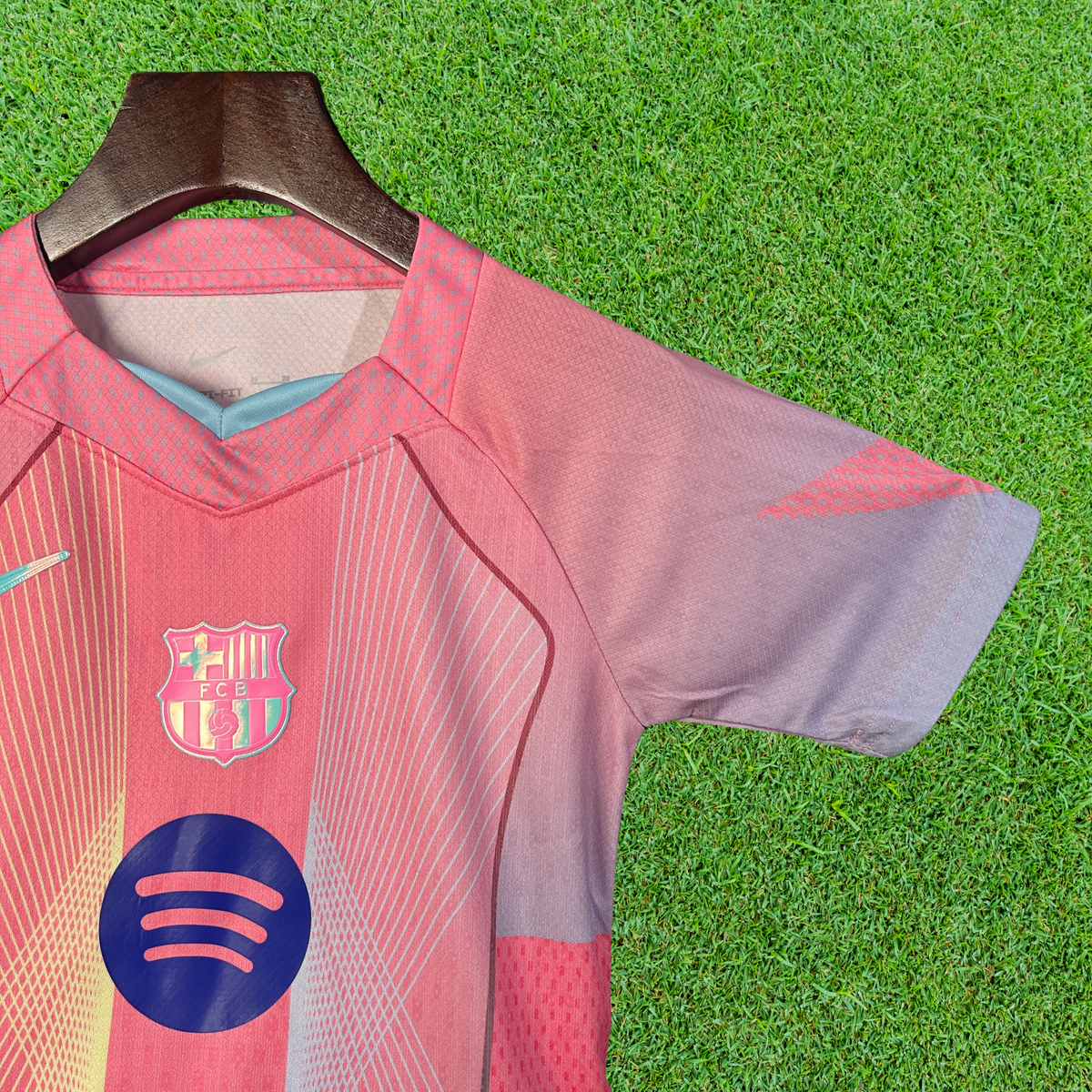 Barcelona Pink 25/26 Children's Kit