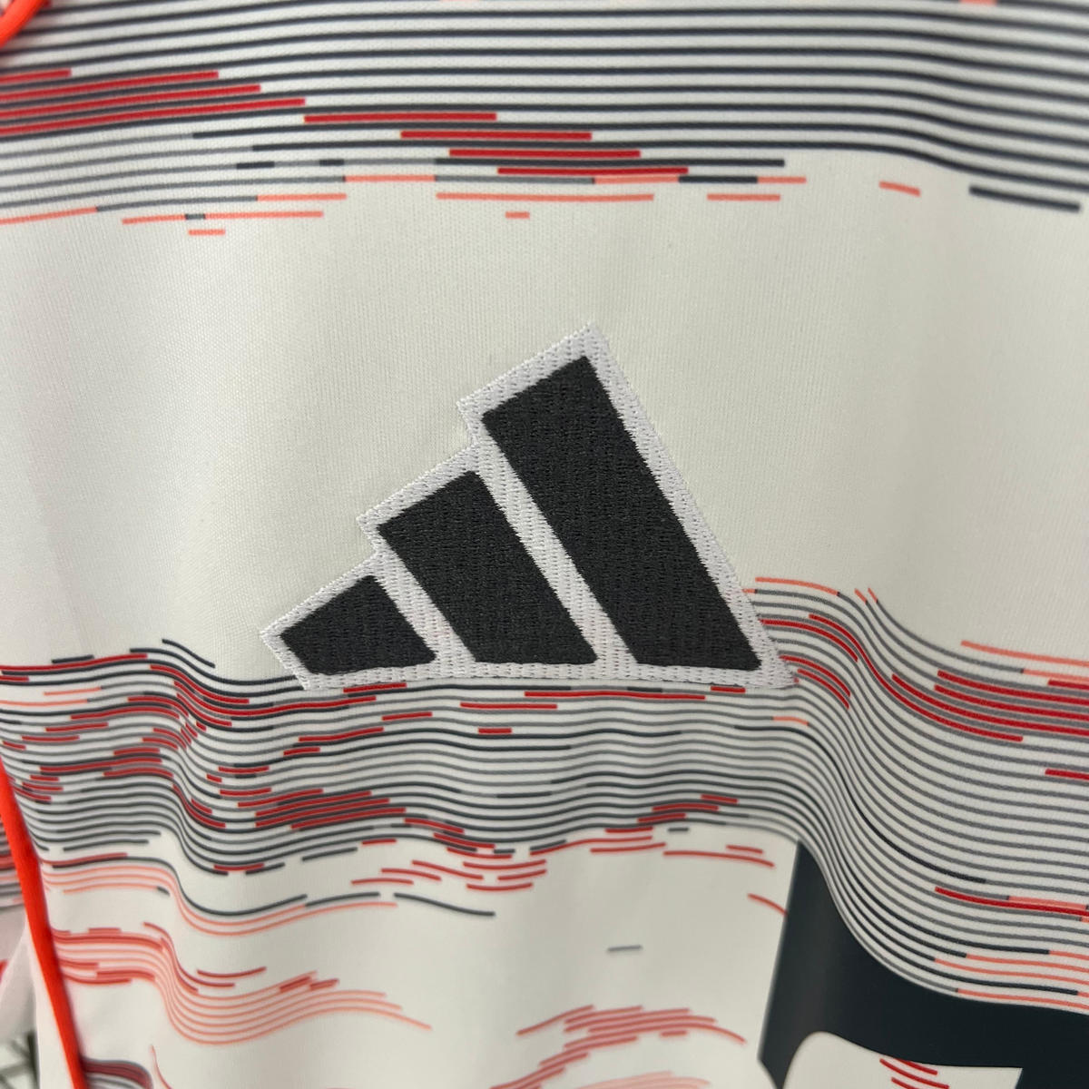 Camiseta de visitante del Bayern Múnich 25/26, versión para aficionados 