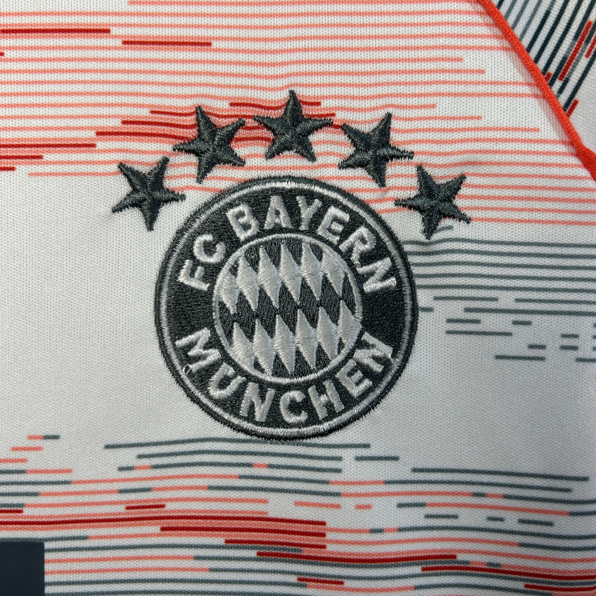 Kit del Bayern Múnich II 25/26 para niños 
