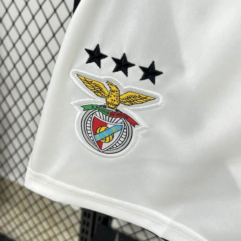 Conjunto infantil Benfica Águia Branca 2025/26 - ¡ÚLTIMAS UNIDADES! 🔥🦅 