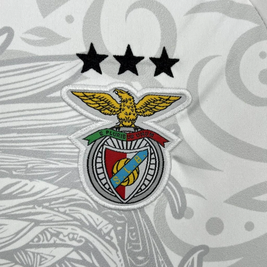 Conjunto Infantil Benfica Águia Branca 2025/26 - ÚLTIMAS UNIDADES! 🔥🦅