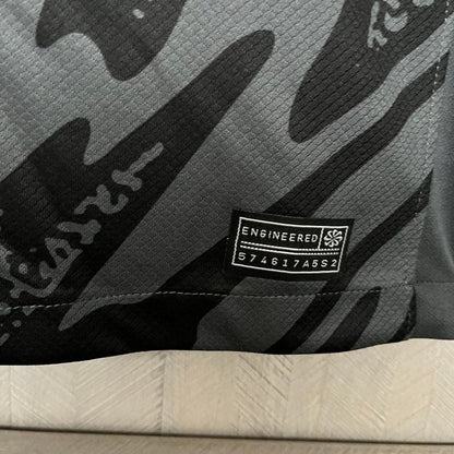 Camiseta negra de portero del Liverpool 24/25 (versión para aficionados)
